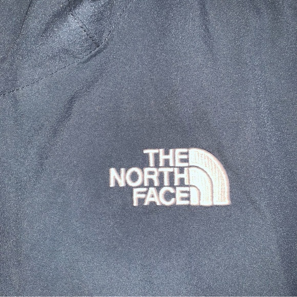 The North Face Boys Jacket - Picture 4 of 6